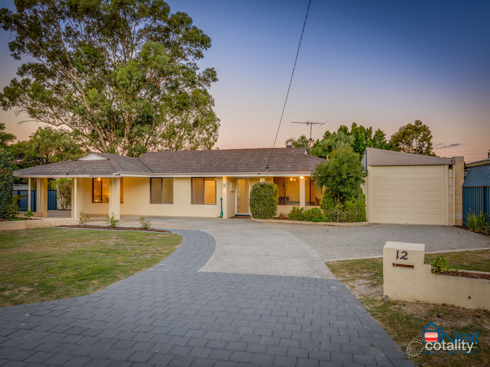12 Patfield Pl, Kelmscott, WA 6111