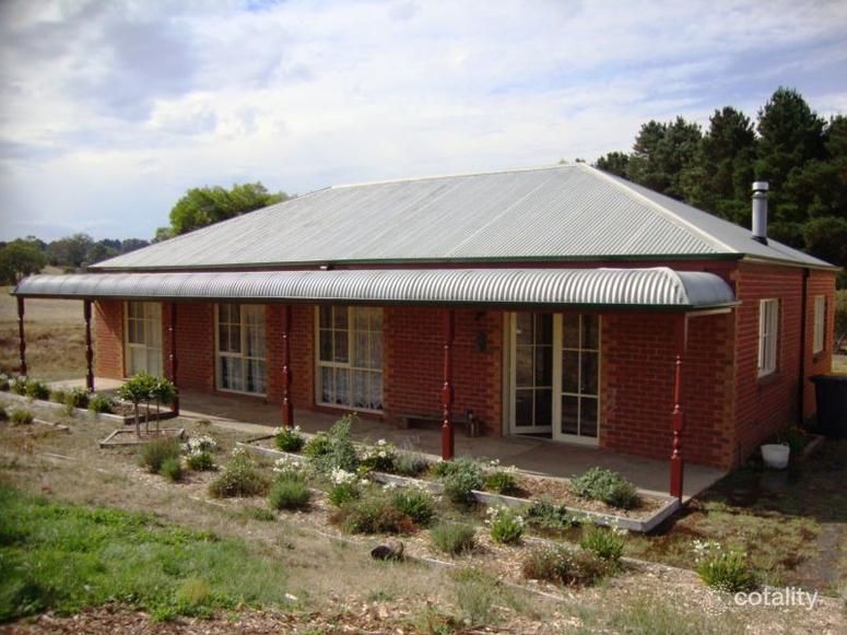 51 Linton-Piggoreet Rd, Linton, VIC 3360