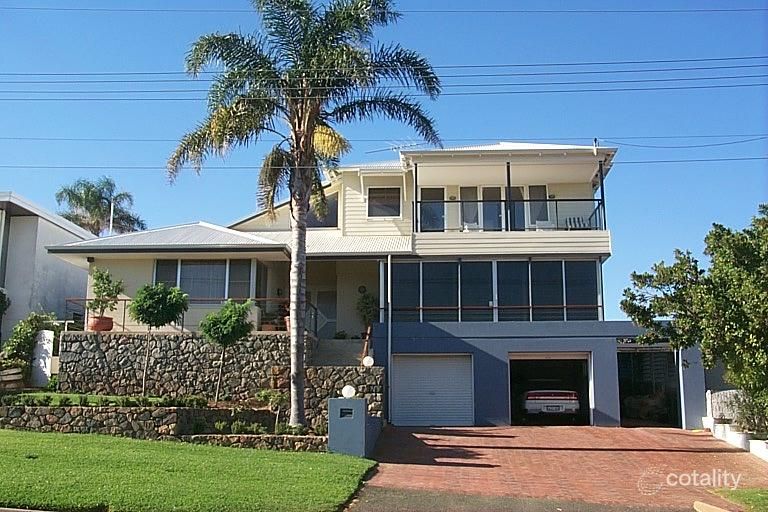 11 Larundel Rd, City Beach, WA 6015