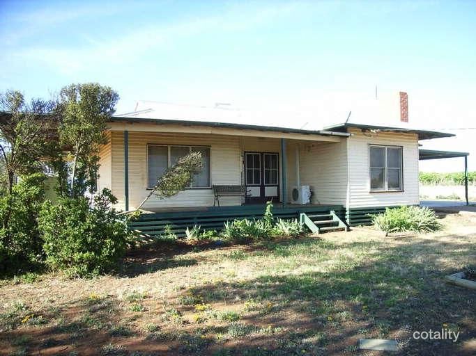 70 Milne Bay Rd, Robinvale, VIC 3549