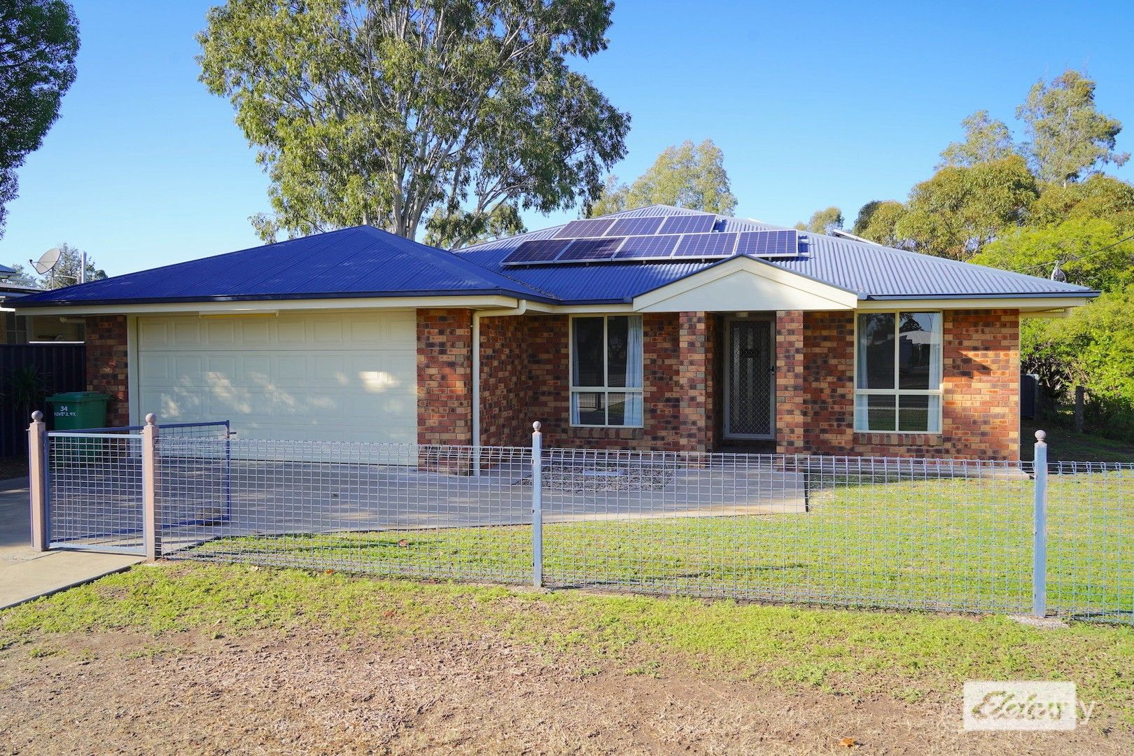34 Lovell St, Roma, QLD 4455