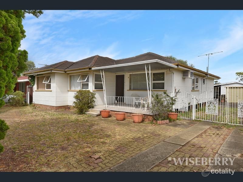 3 Wilfrid St, Macquarie Fields, NSW 2564