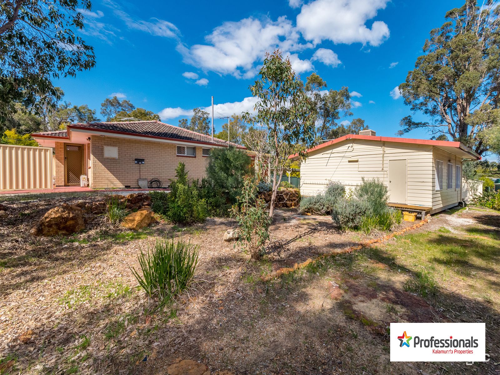 14b Crayden Rd, Kalamunda, WA 6076