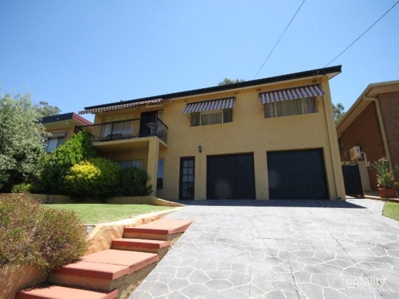 64 Warrawong St, Kooringal, NSW 2650