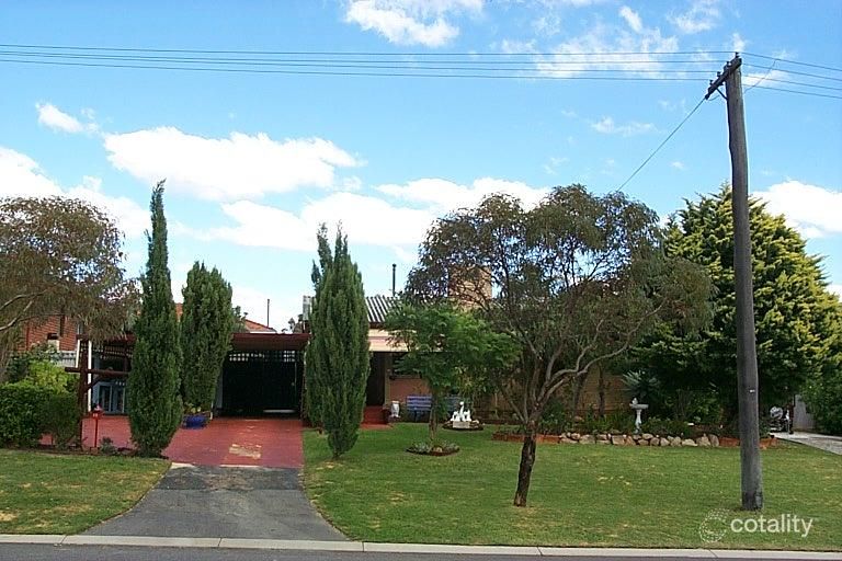 16 Wagoora Way, Koongamia, WA 6056