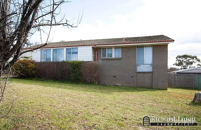 12 Diggles St, Page, ACT 2614