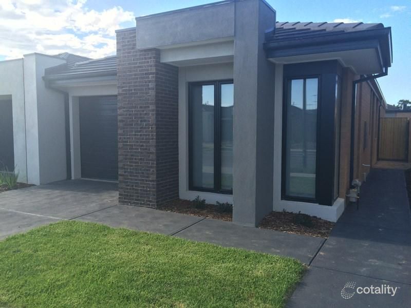 52 Wurrook Cct, North Geelong, VIC 3215