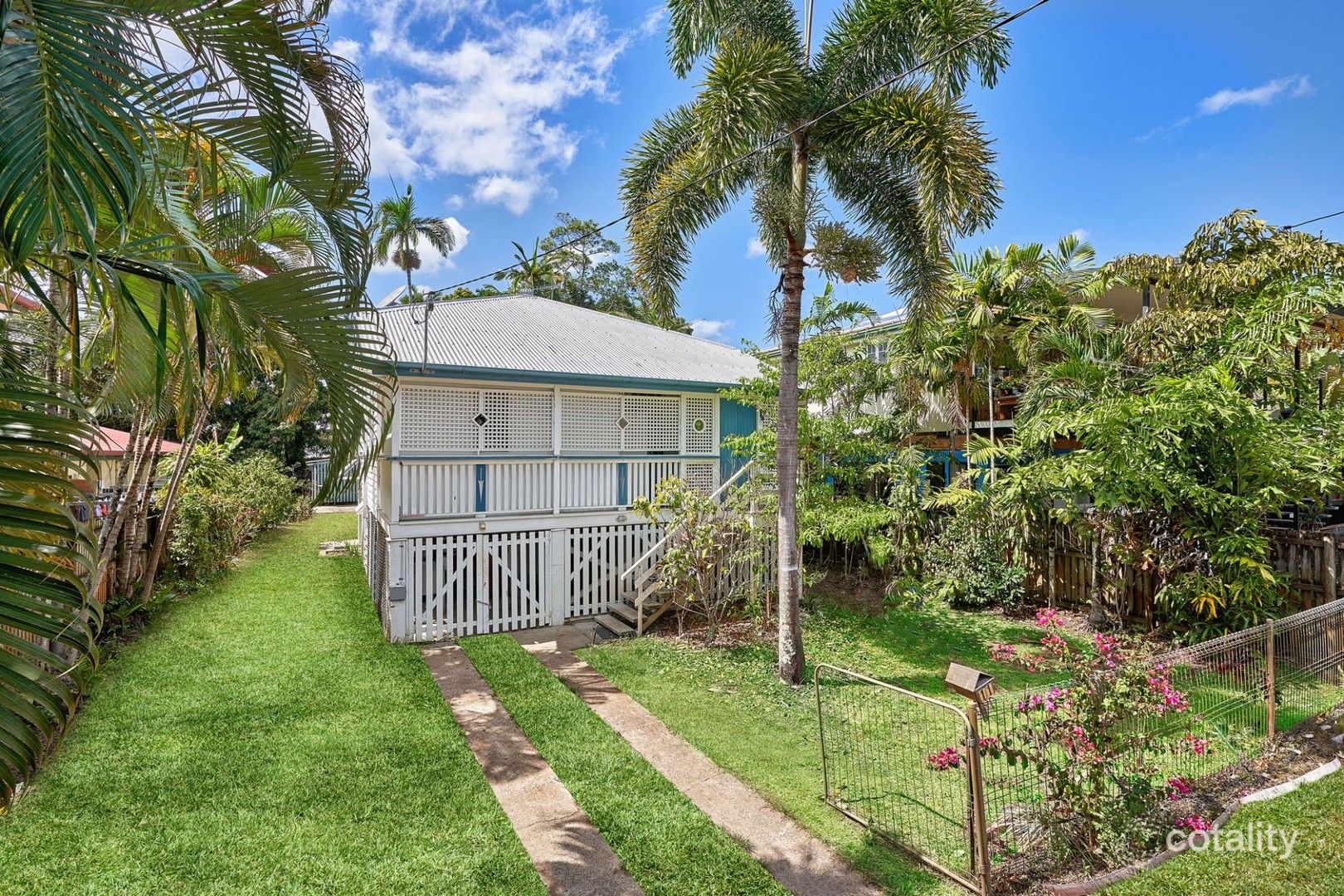 11 John St, Cairns North, QLD 4870