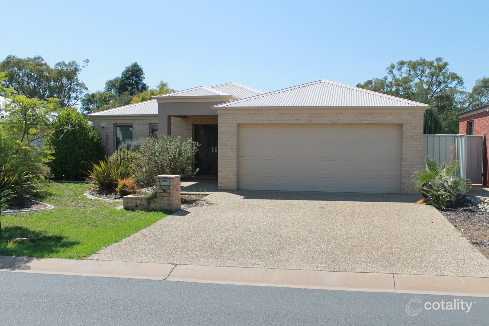 27 Golflinks Ave, West Wodonga, VIC 3690