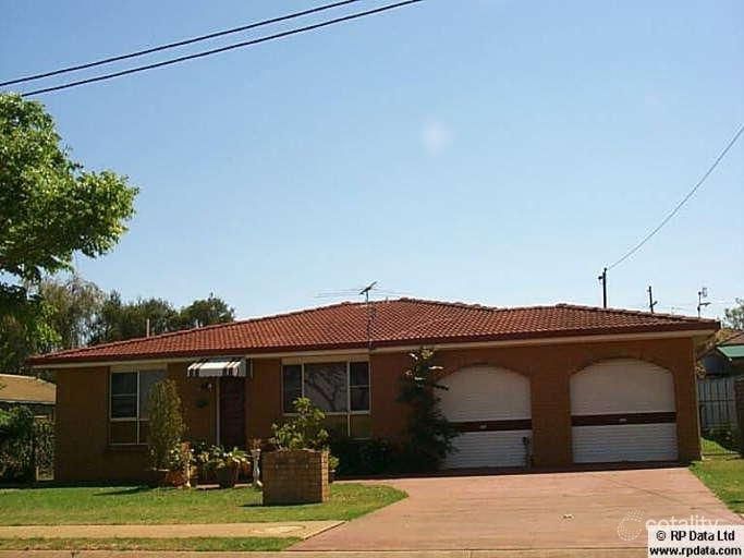 393 West St, Darling Heights, QLD 4350