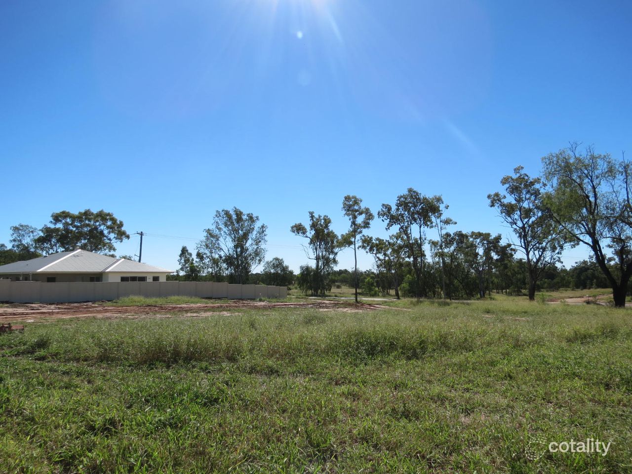 2 Belmont Pl, Emerald, QLD 4720