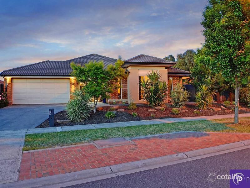 12 Grand Manor Dr, Berwick, VIC 3806