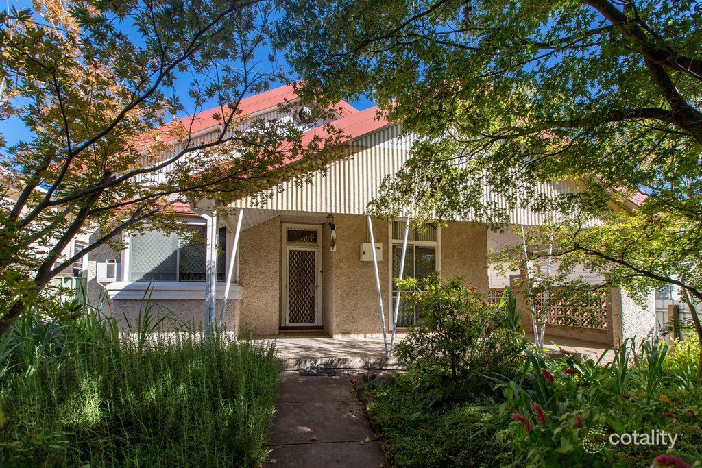 8 Norman St, Turvey Park, NSW 2650