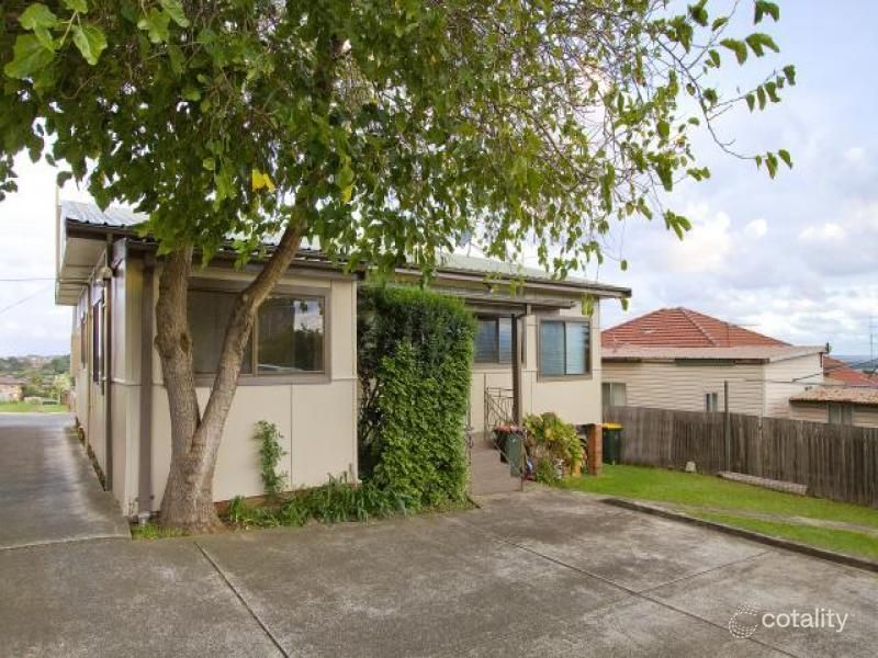 10 Barina Ave, Lake Heights, NSW 2502