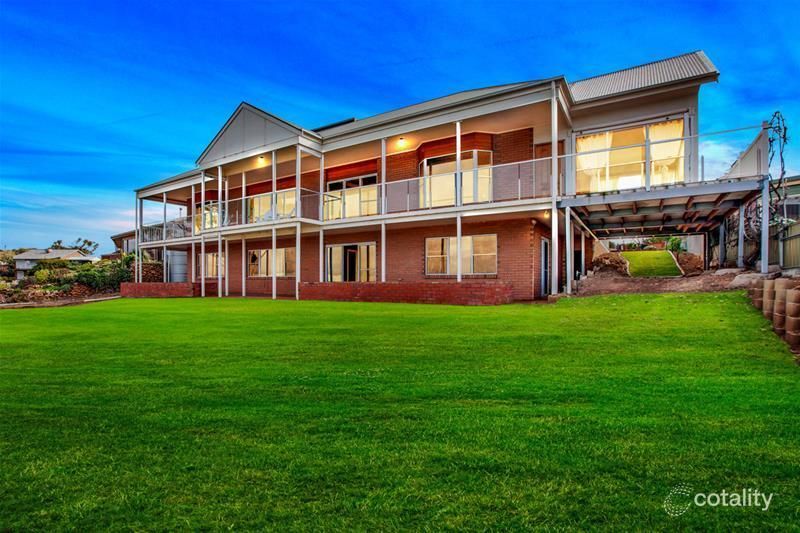 8 Crawford Cres, Mannum, SA 5238