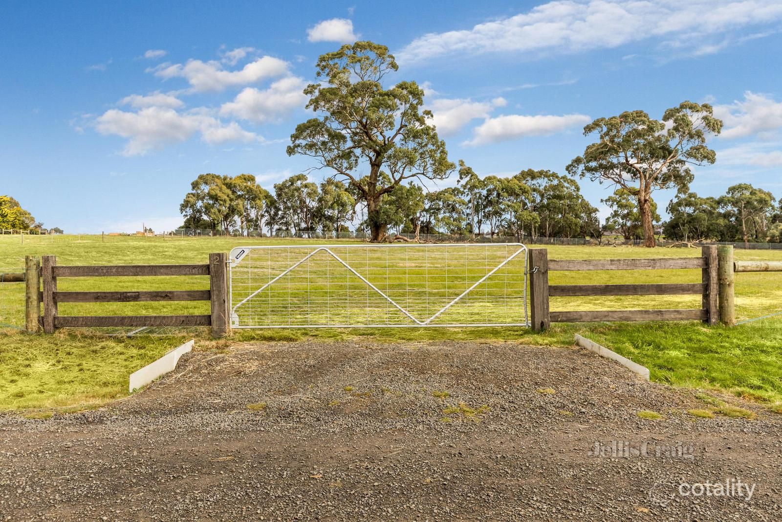 2/12 Trio Pl, Kyneton, VIC 3444