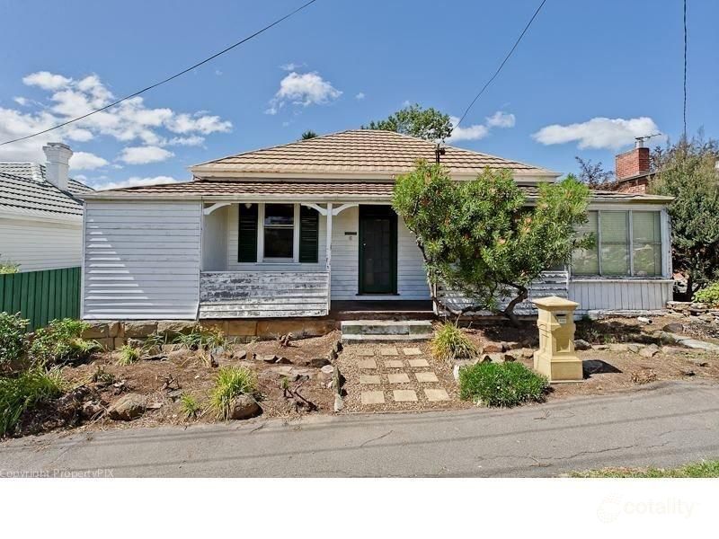 6 Liena Rd, Lindisfarne, TAS 7015
