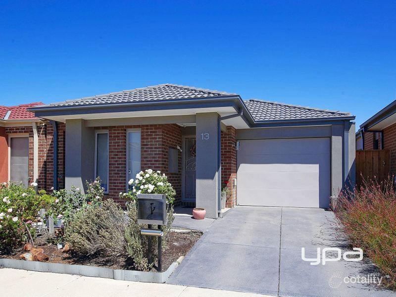 13 Troidini Ent, Mickleham, VIC 3064