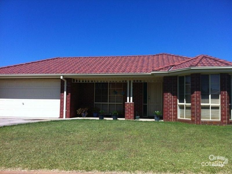 13 Banjo Paterson Cir, Point Cook, VIC 3030