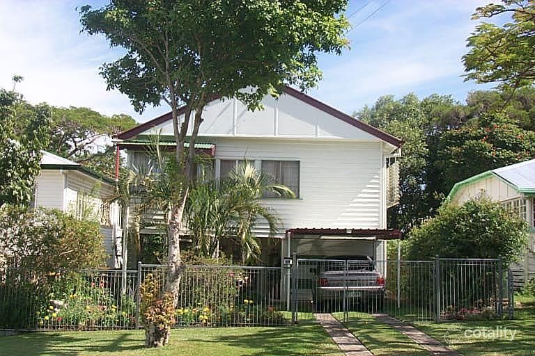 33 Mclennan St, Woody Point, QLD 4019