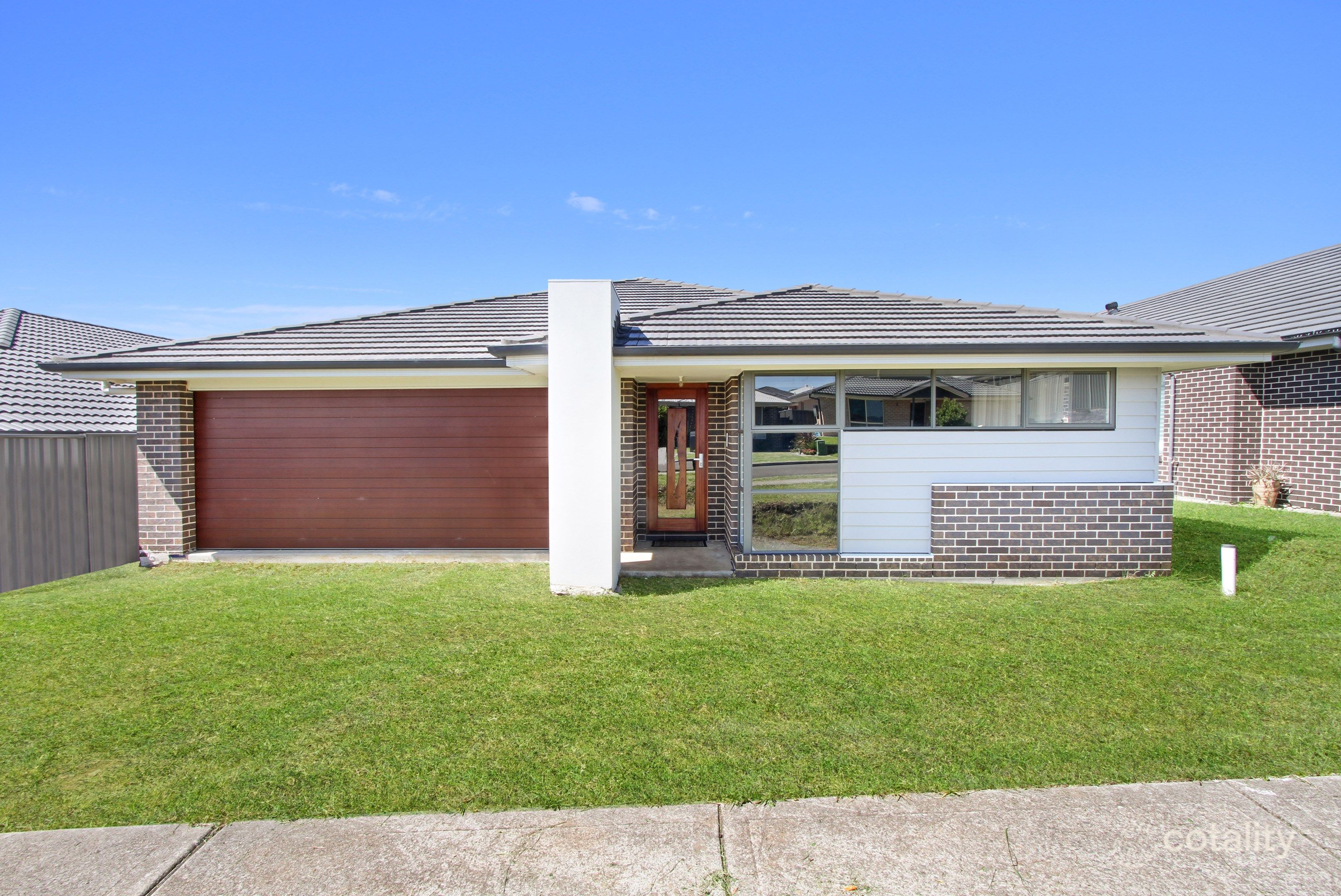 6 Flemmings Cres, Horsley, NSW 2530