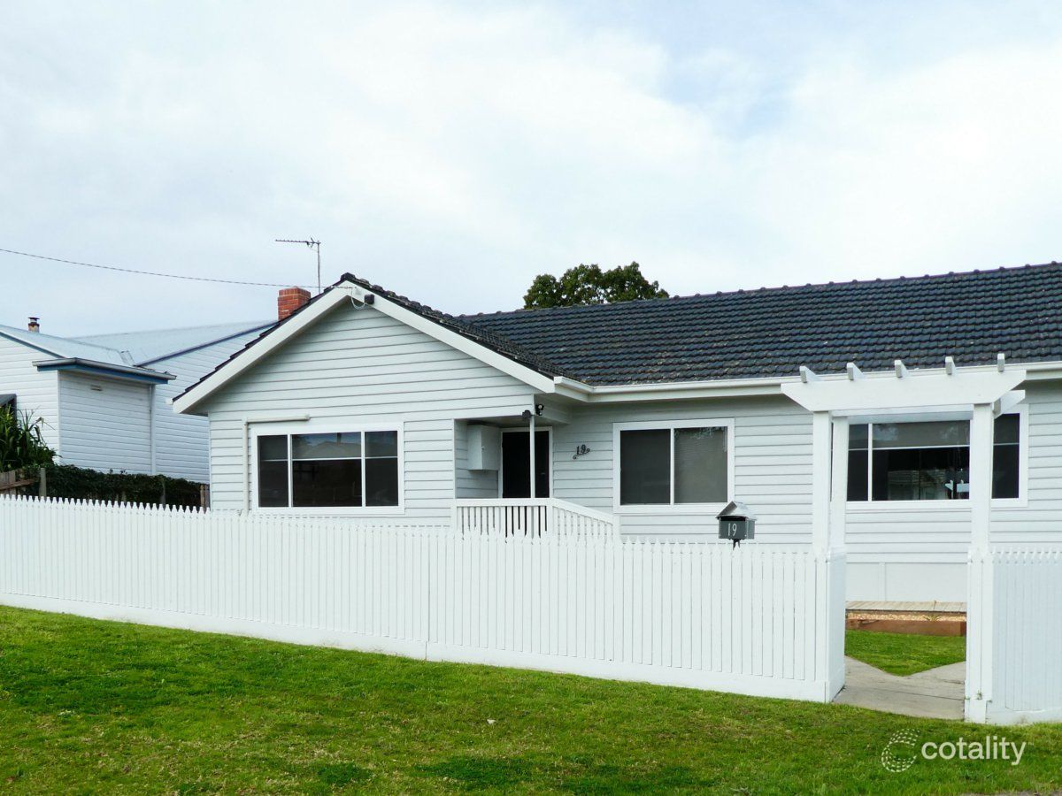 19 Day St, Bairnsdale, VIC 3875