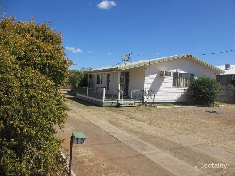 13 Roberts St, Emerald, QLD 4720