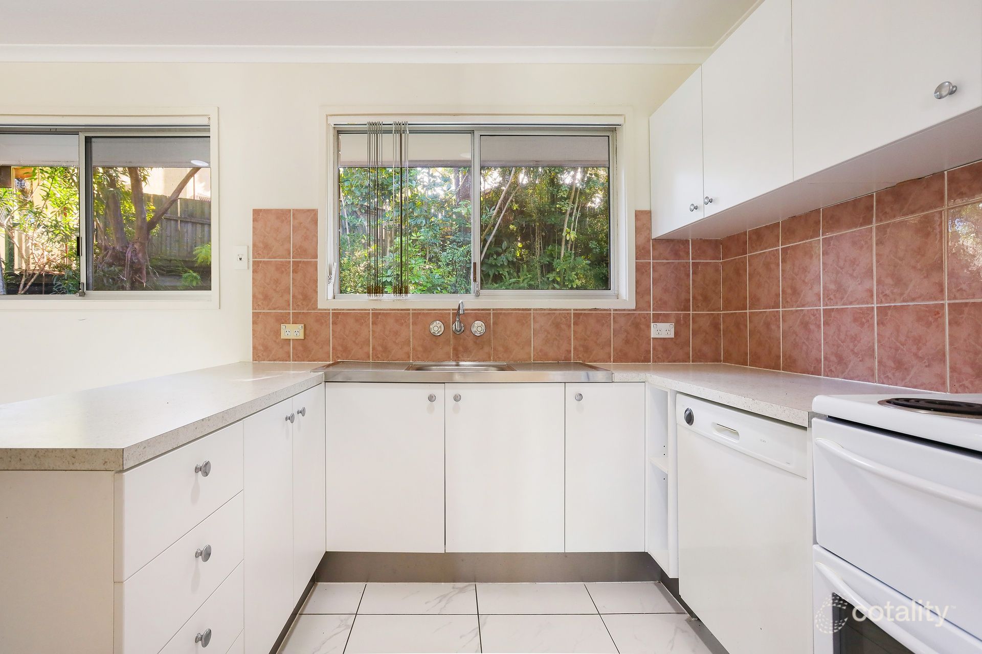 18 Windsor Pl, Molendinar, QLD 4214