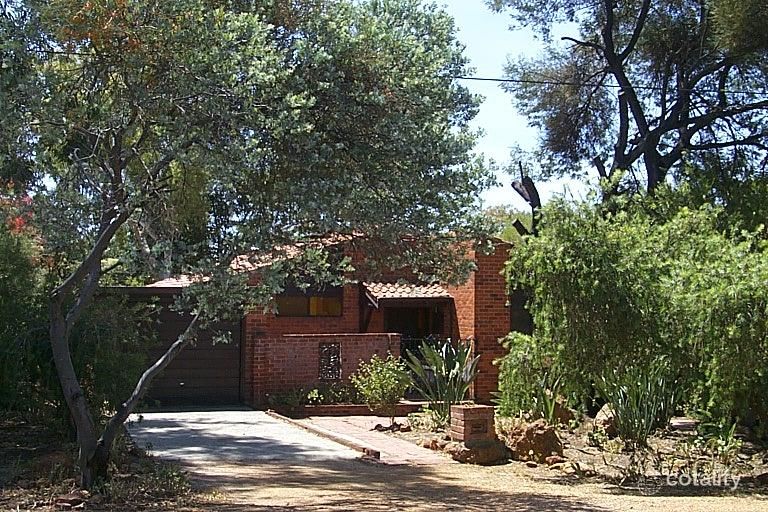 51 Waterloo Cres, Lesmurdie, WA 6076