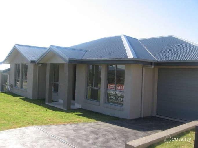 2 Jupiter Cct, Cameron Park, NSW 2285