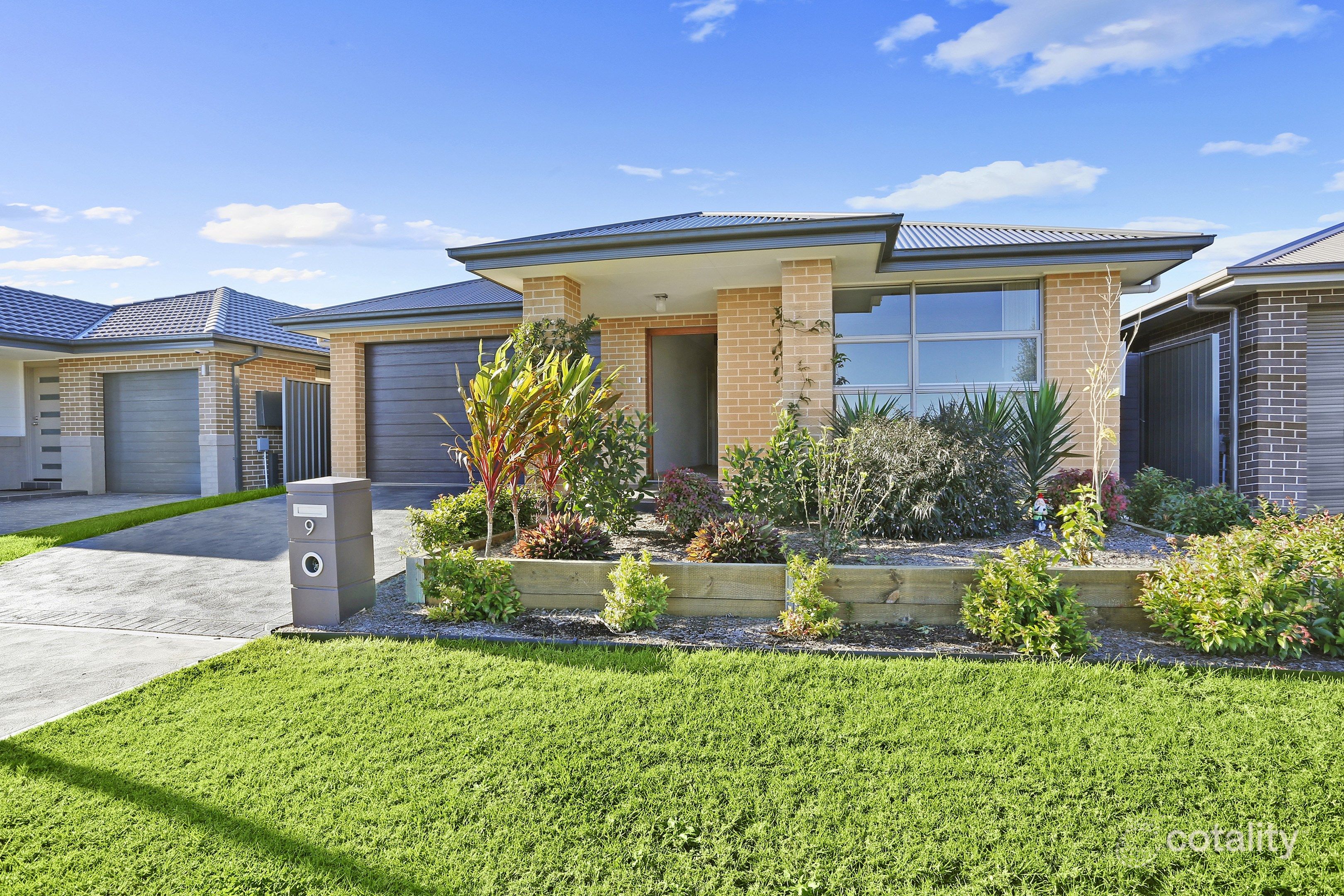9 Parkinson Rd, Spring Farm, NSW 2570