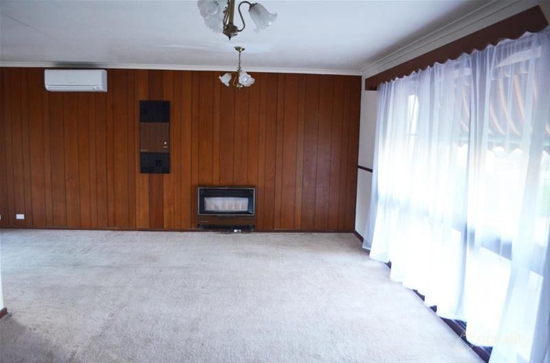 10 Chifley Ave, Hope Valley, SA 5090