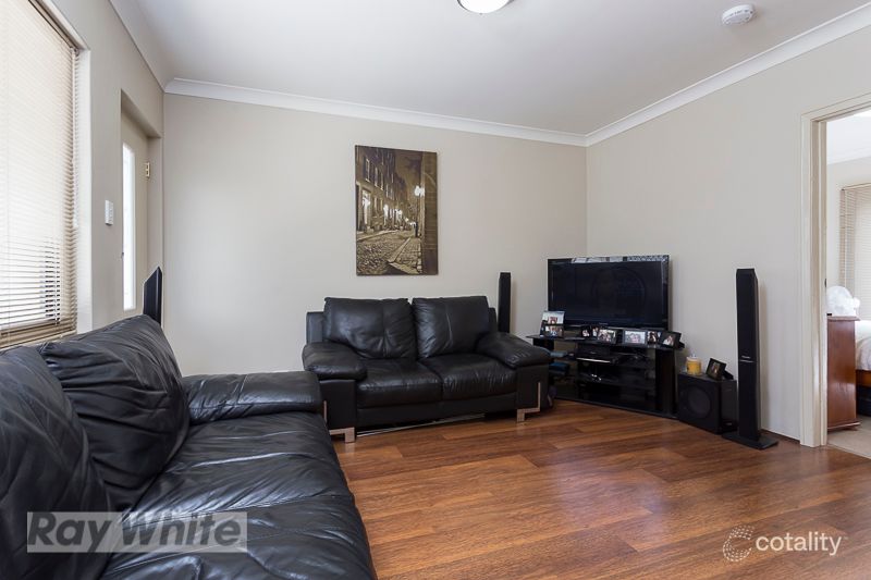 3/8 Kitchener St, Coorparoo, QLD 4151