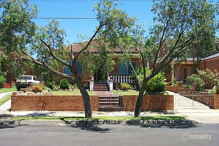 17 Saxon St, Belfield, NSW 2191