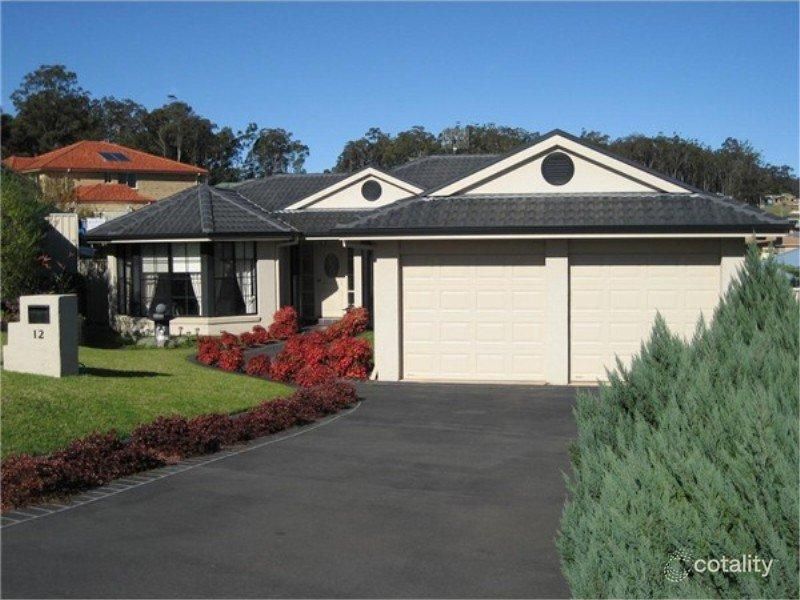 12 Stuart Pl, Sunshine Bay, NSW 2536