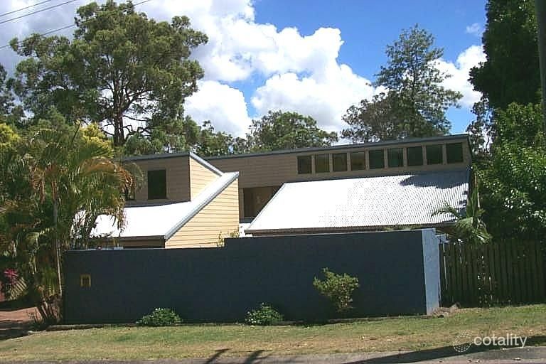 13 Neptune St, Chapel Hill, QLD 4069