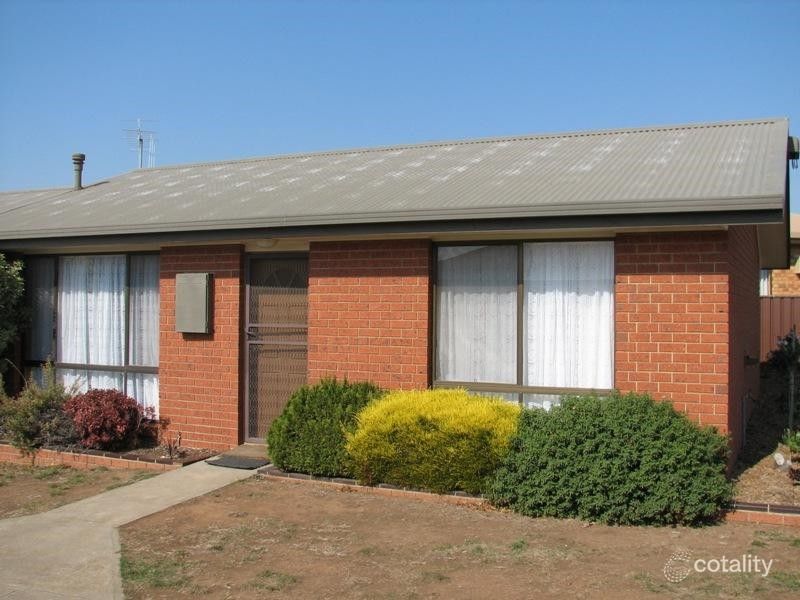 1/39 Caroline Chisholm Dr, Kyneton, VIC 3444