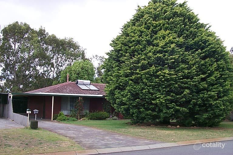 12 Alistair St, Huntingdale, WA 6110