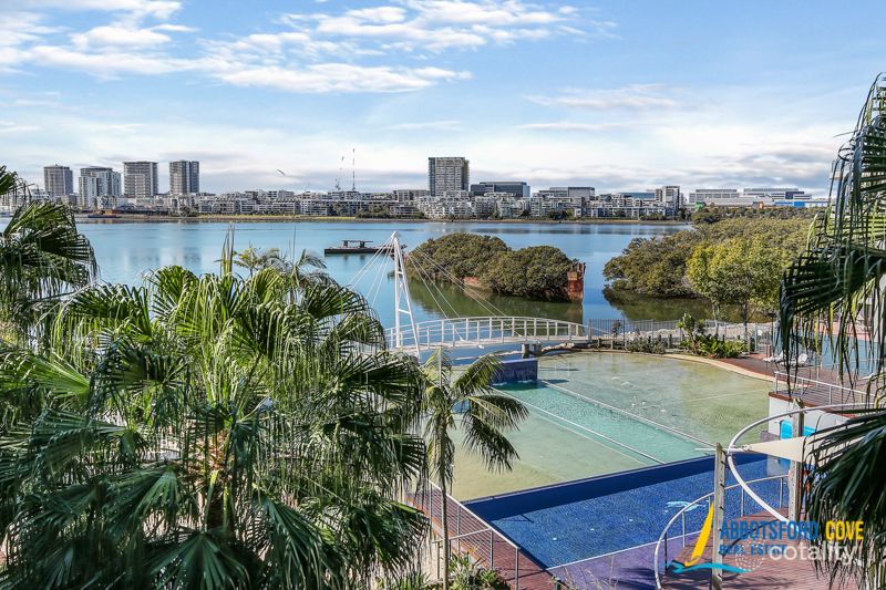 11/27 Bennelong Pkwy, Wentworth Point, NSW 2127