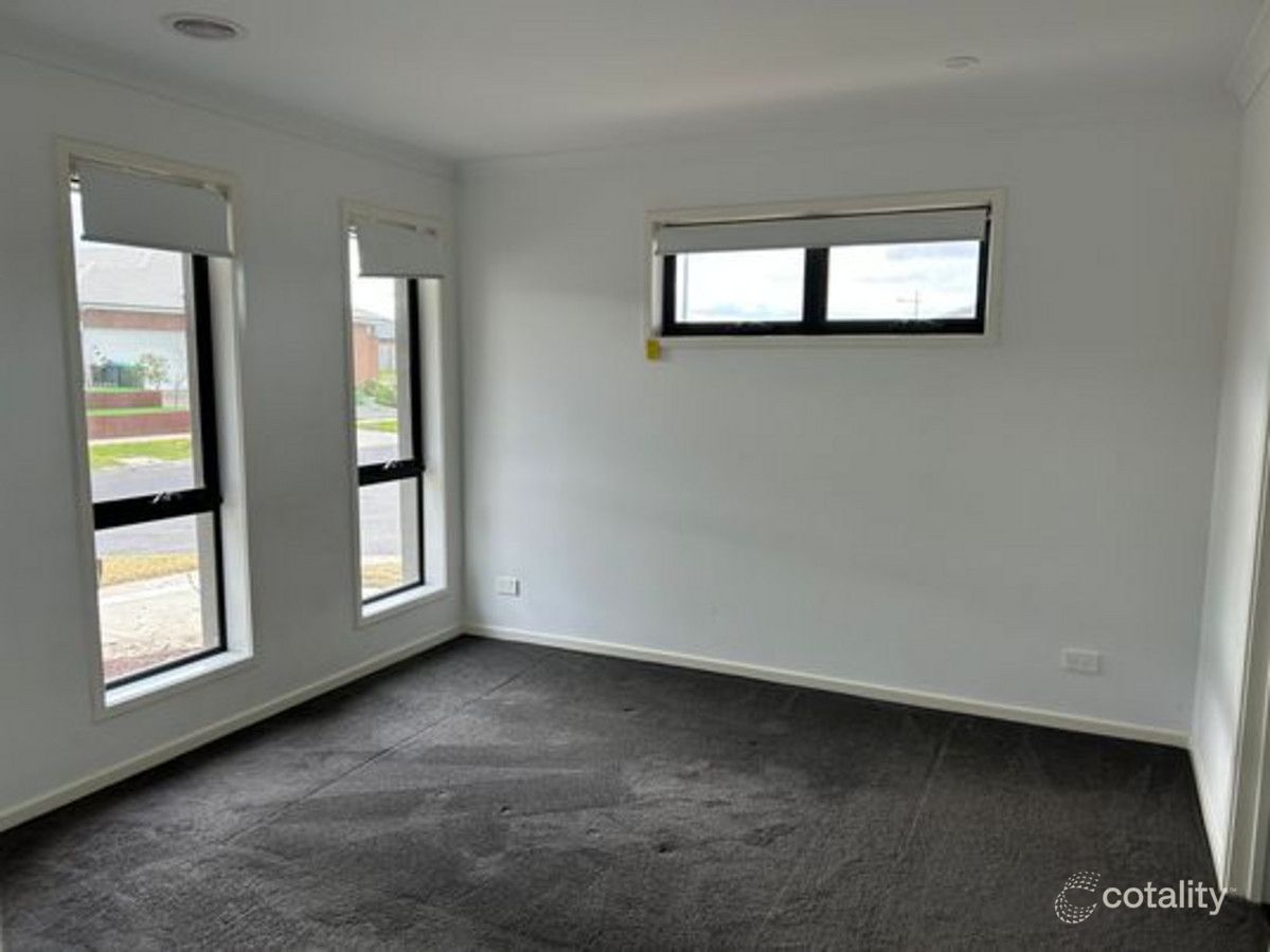 42 Cloudburst Ave, Wyndham Vale, VIC 3024