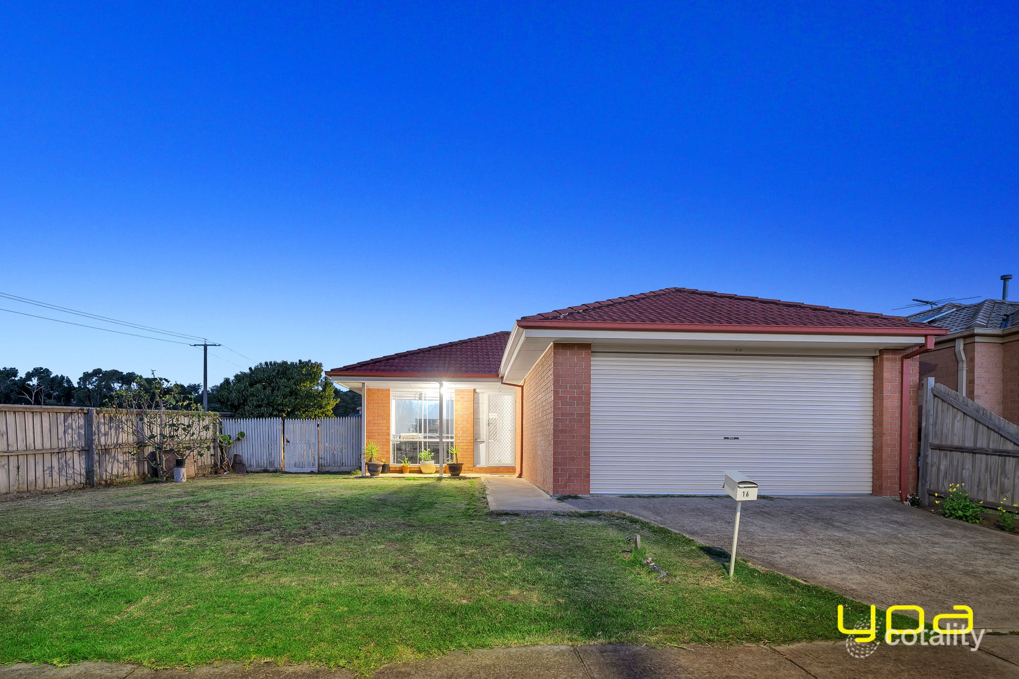 16 Karwarren Way, Cranbourne West, VIC 3977