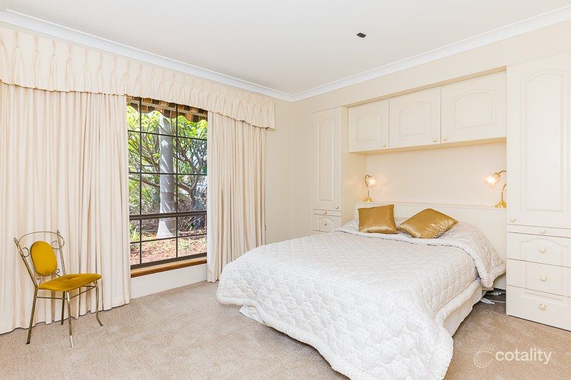 18 Montrose Cir, Camillo, WA 6111