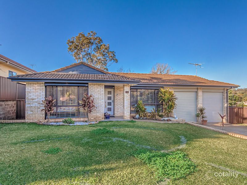 4 Holborn St, Ambarvale, NSW 2560