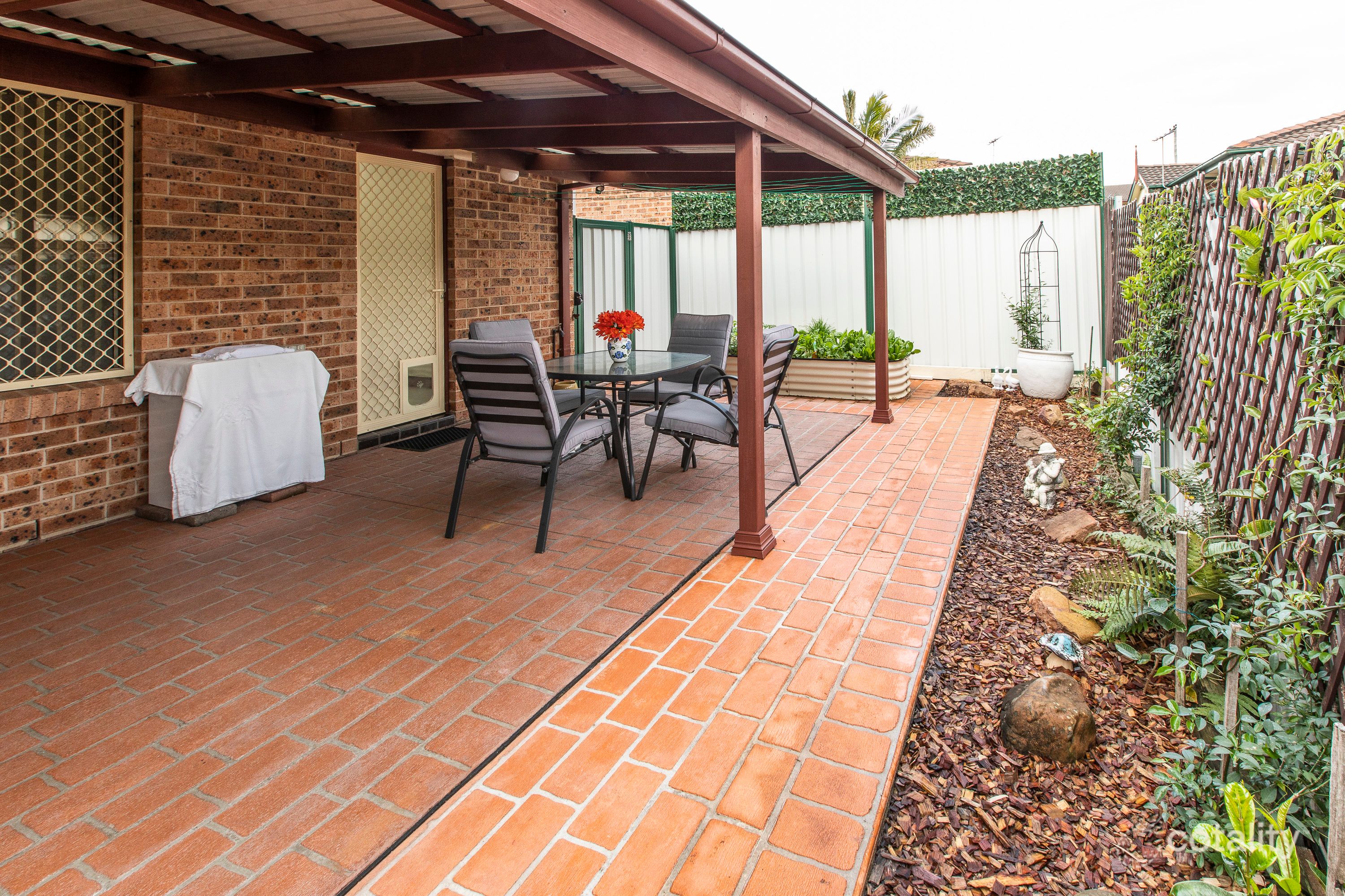 2/17 Floribunda Cl, Warabrook, NSW 2304