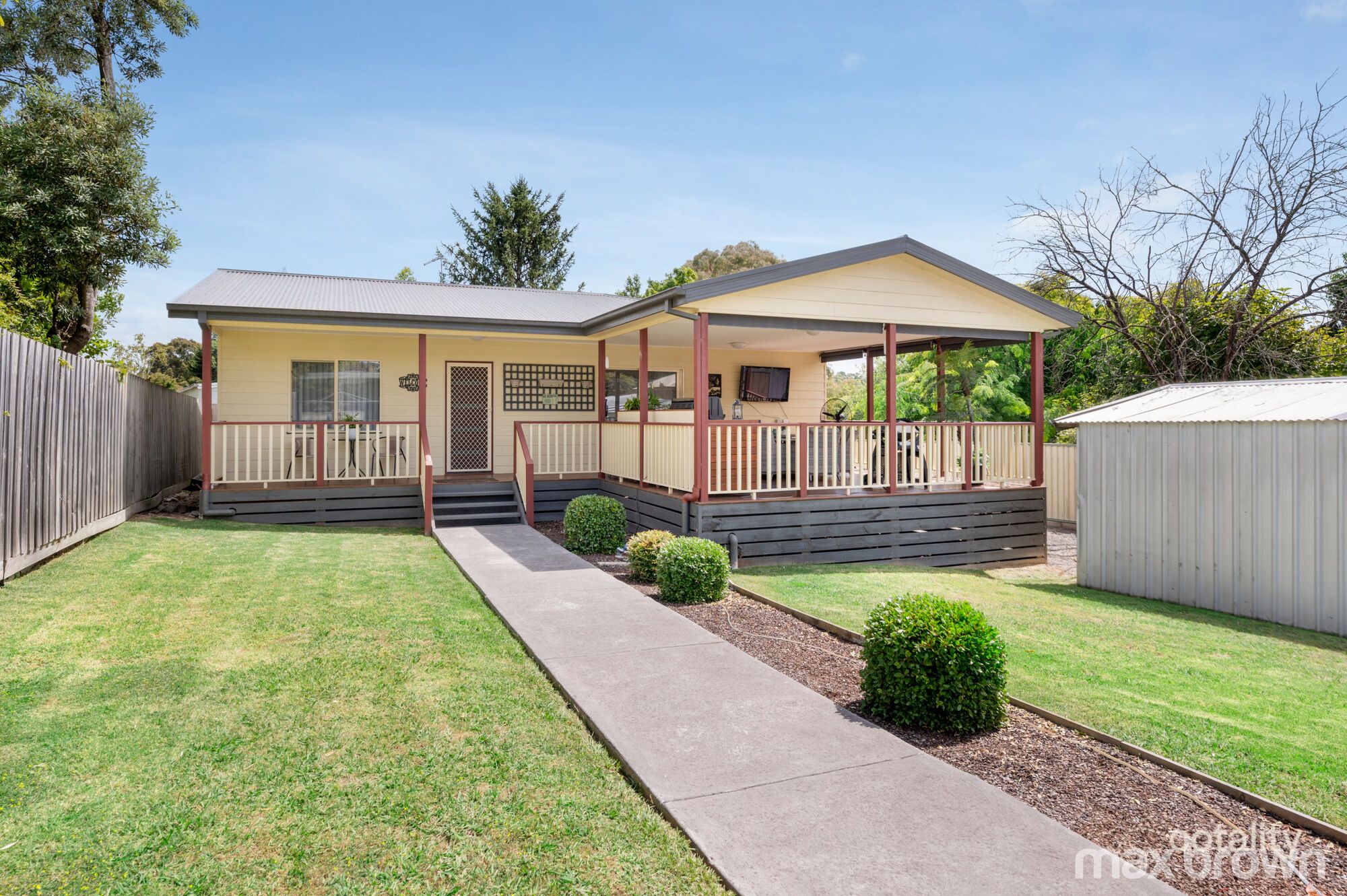 5 Darinda Ave, Wandin North, VIC 3139