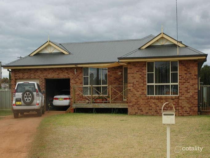 110 Moss Ave, Narromine, NSW 2821