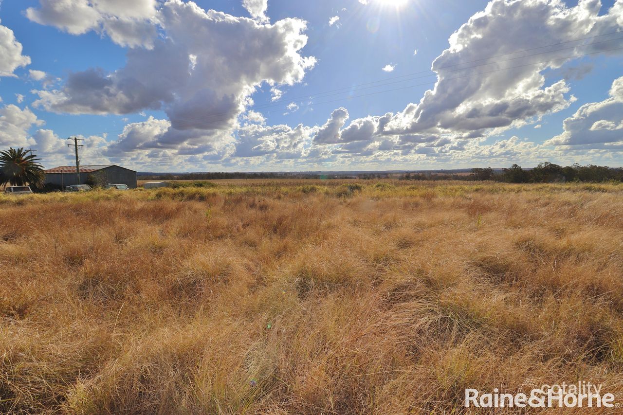 984 Ellesmere Rd, Haly Creek, QLD 4610