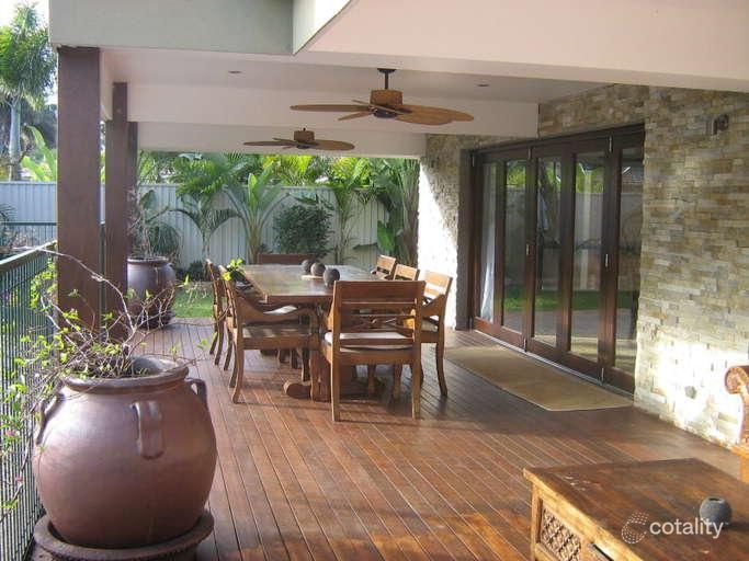 11 Savoy Dr, Broadbeach Waters, QLD 4218