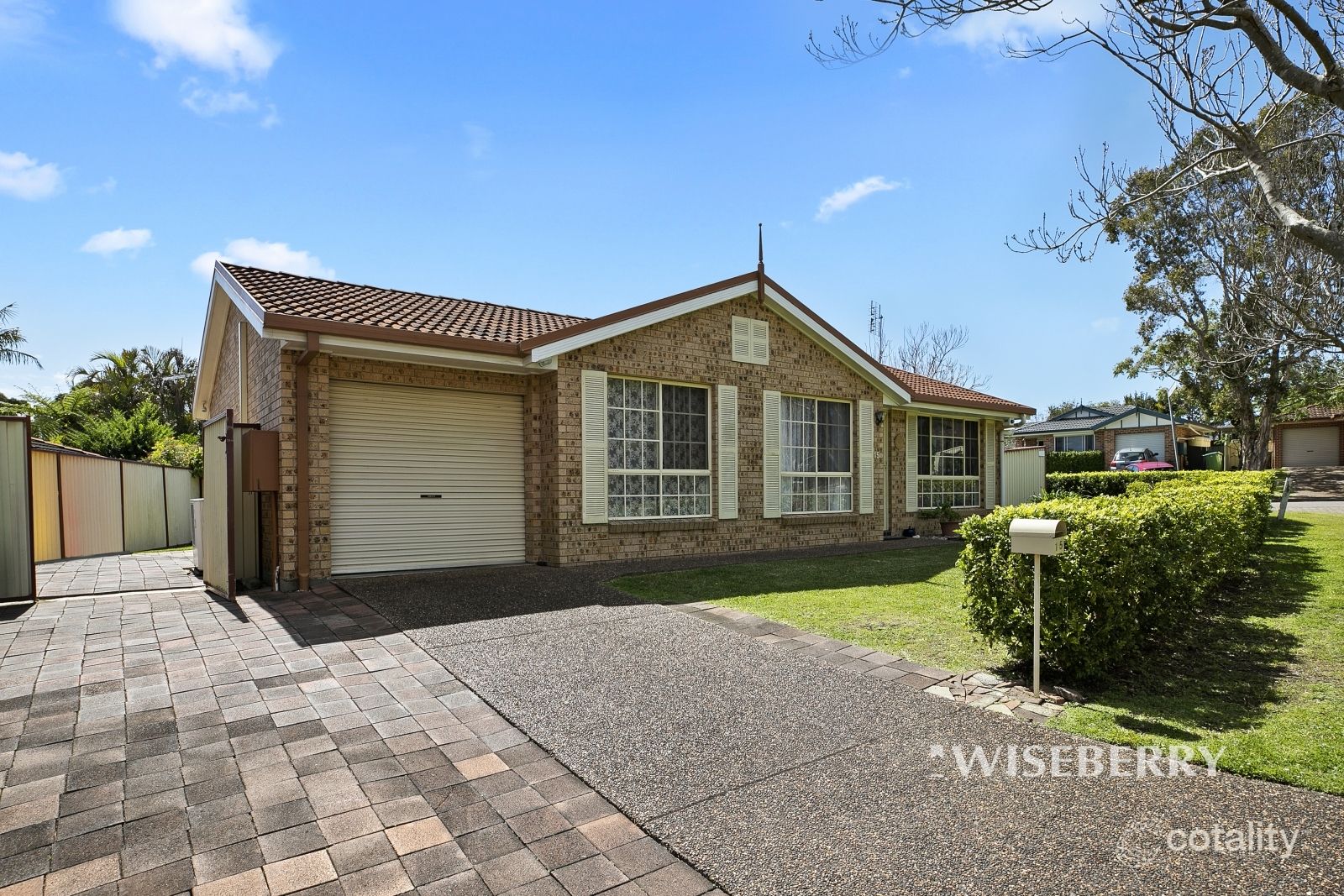 15 Amaroo Cl, Blue Haven, NSW 2262