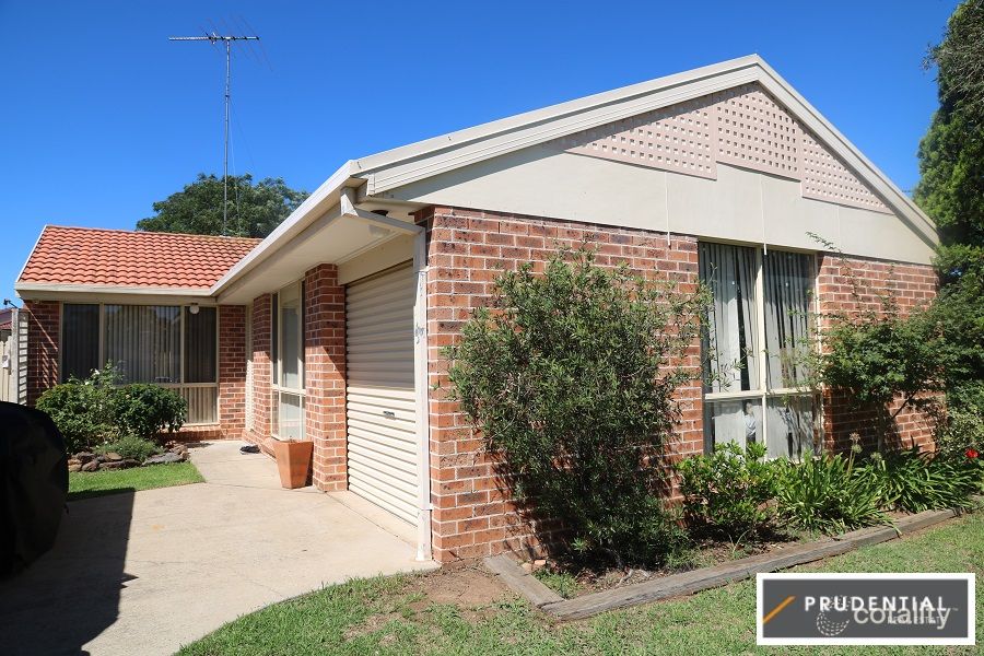 26 Crommelin Cres, St Helens Park, NSW 2560